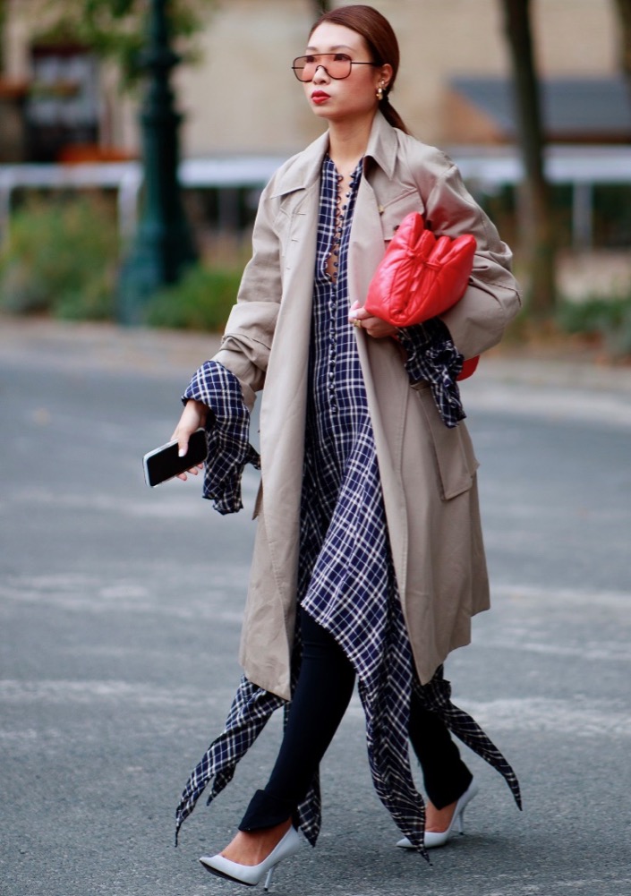 PFW Spring 2022 Street Style #100