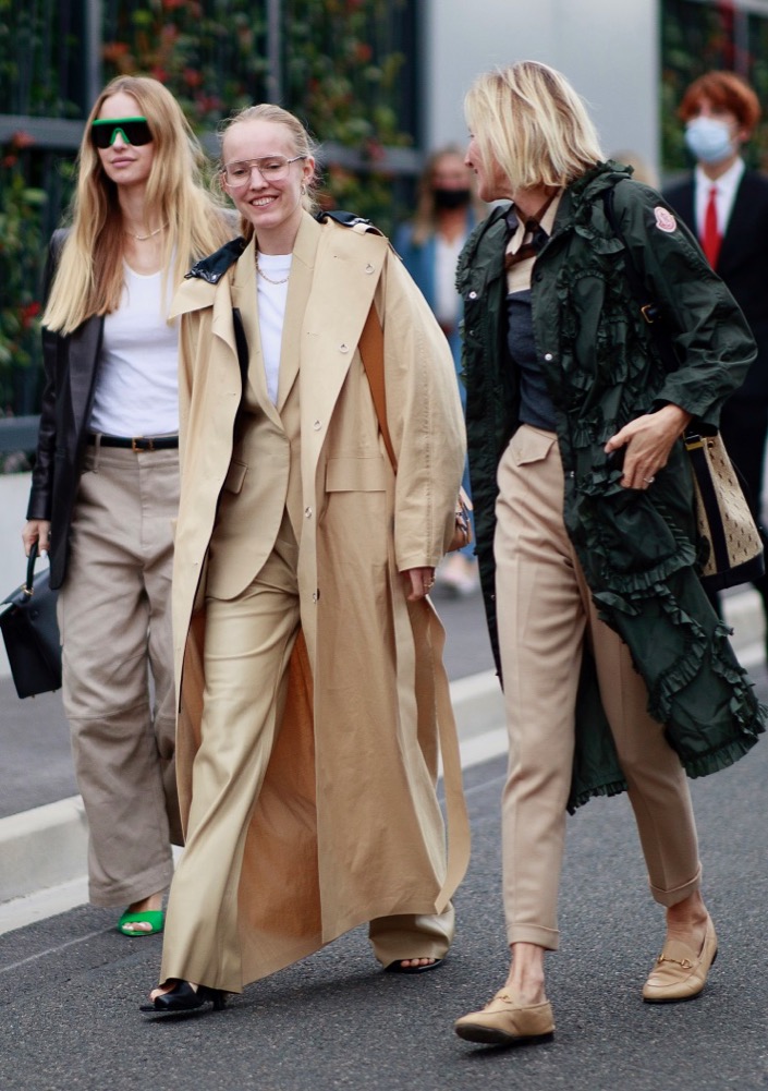 PFW Spring 2022 Street Style #51