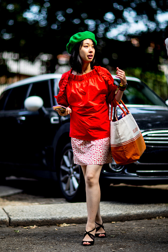 The Women of Men's Fashion Week Street Style, Spring 2019 #36