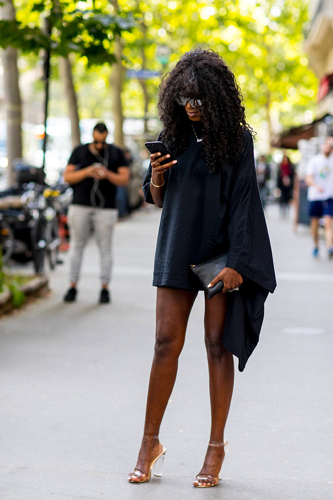 The Women of Men's Fashion Week Street Style, Spring 2019 #81