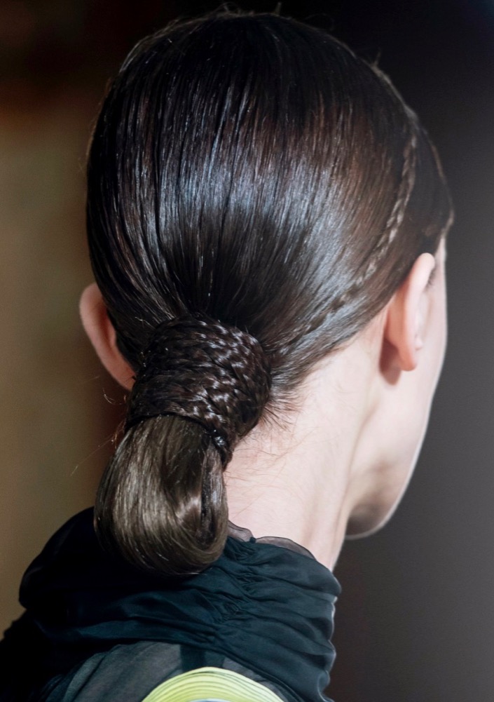 Update: 19 Runway-Approved Hairstyles to Ring in the New Year #17