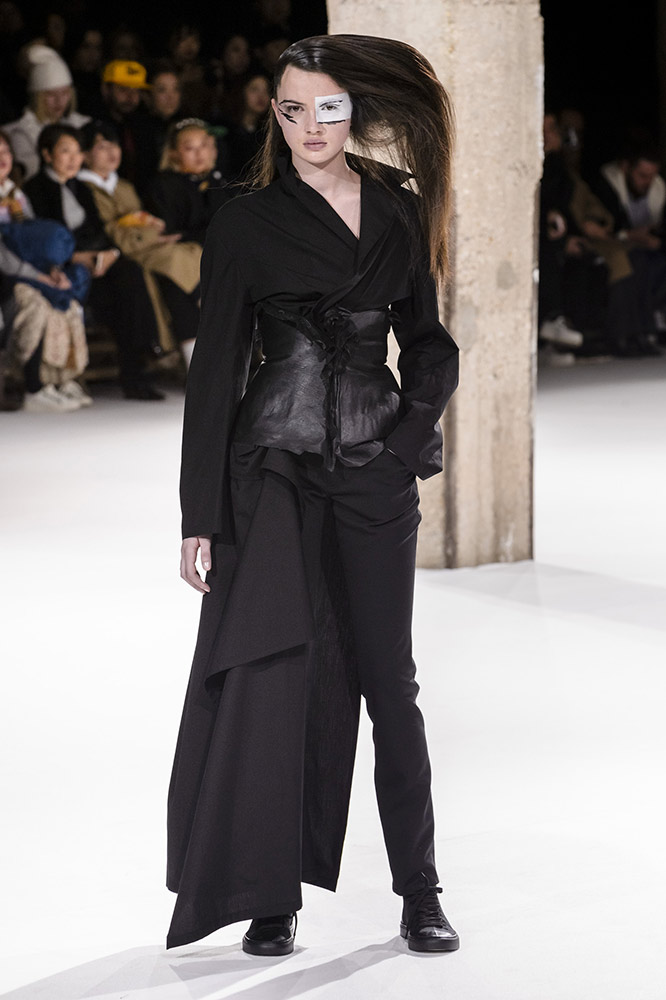 Yohji Yamamoto Fall 2018 #32