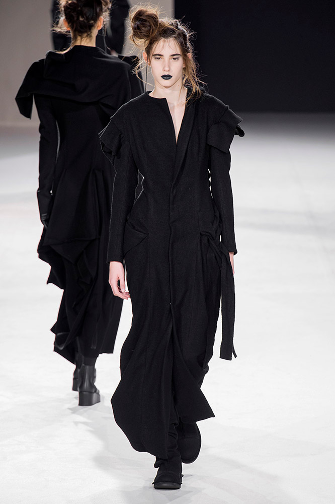 Yohji Yamamoto Fall 2019 #23